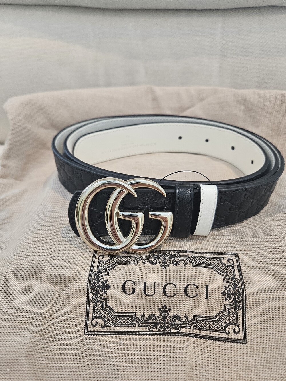 $590 Gucci Black & White Reversible Marmont Monogram Leather Belt - 105